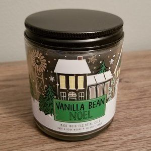 NWT Bath and Body Works Single Wick Candle: Vanilla Bean Noel